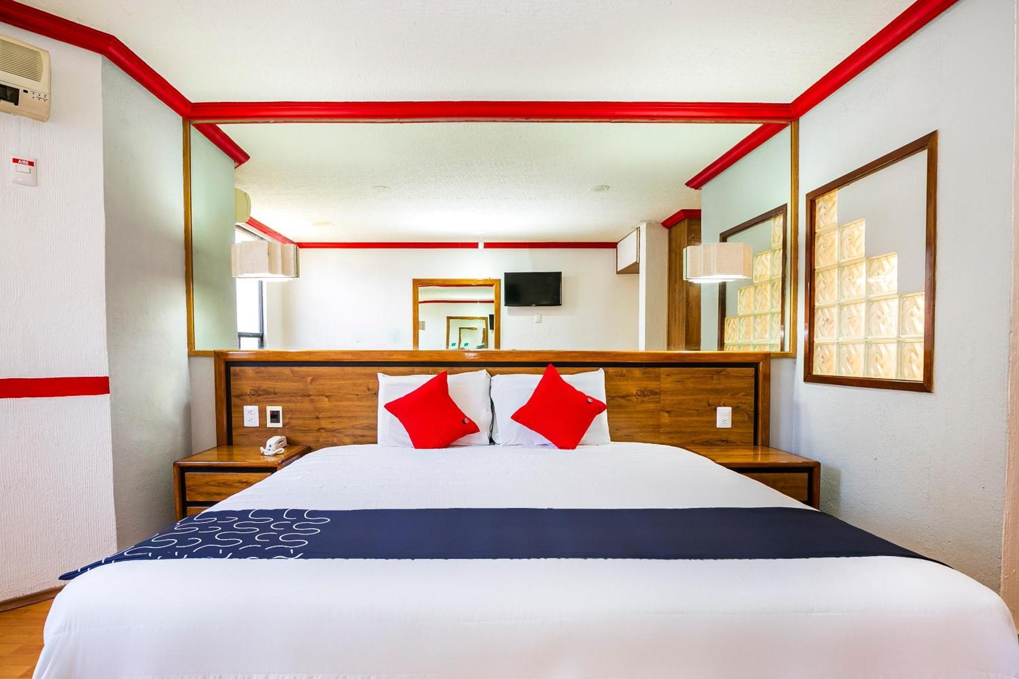 Capital O Hotel Casa Blanca, Морелия Экстерьер фото