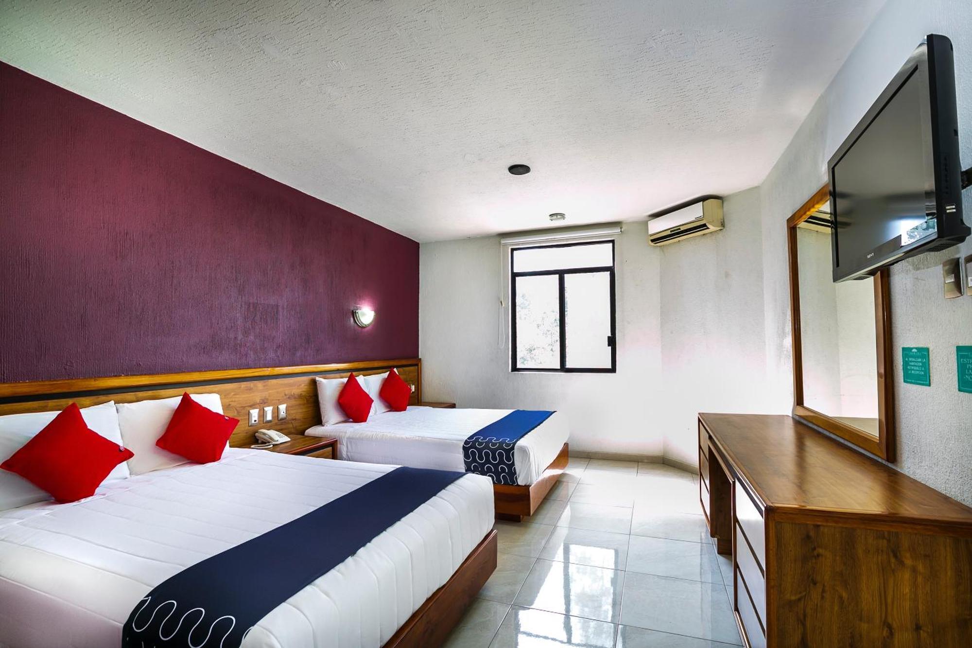 Capital O Hotel Casa Blanca, Морелия Экстерьер фото