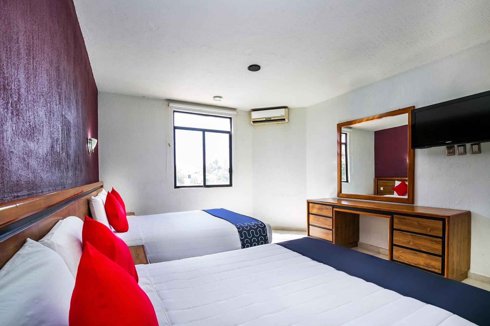 Capital O Hotel Casa Blanca, Морелия Экстерьер фото