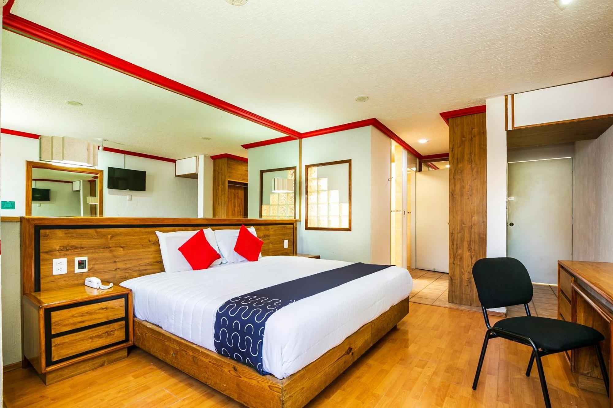 Capital O Hotel Casa Blanca, Морелия Экстерьер фото
