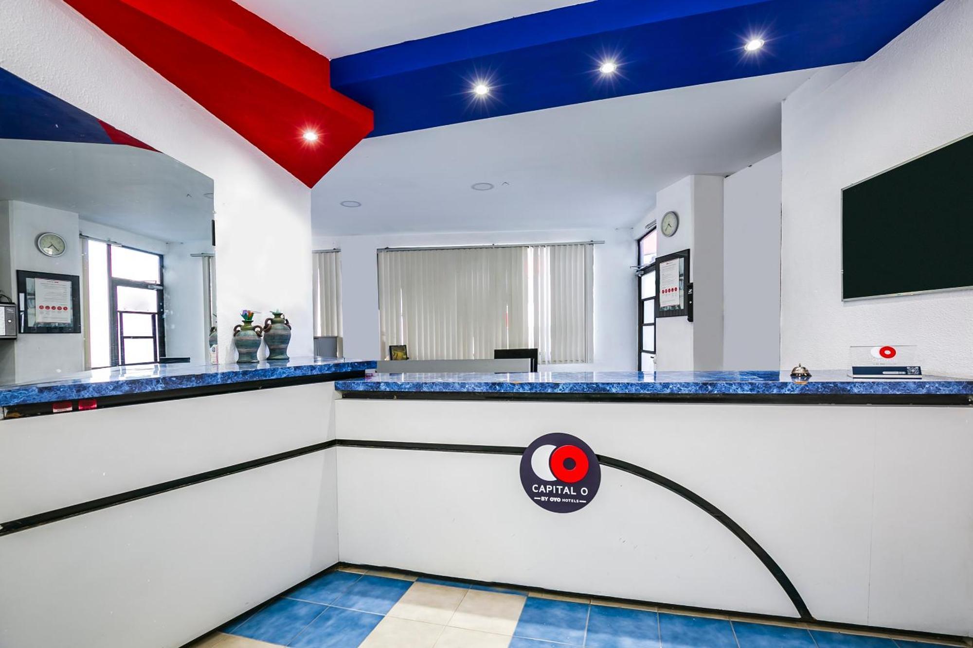 Capital O Hotel Casa Blanca, Морелия Экстерьер фото